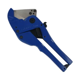 Plastic pipe cutter with stainless steel ratchet blade for cutting PVC, polyethylene and plastic water pipe up to 42mm.