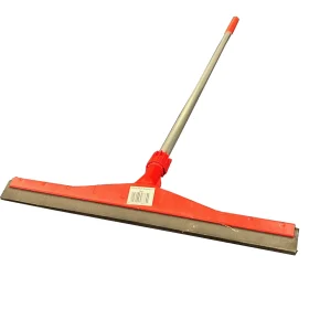 550mm wide Rubber Squeegee with Handle
