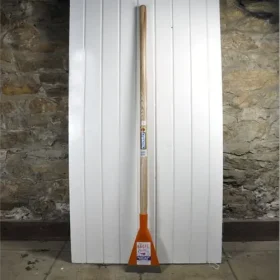 Long Handled Floor Scraper (Brute)
